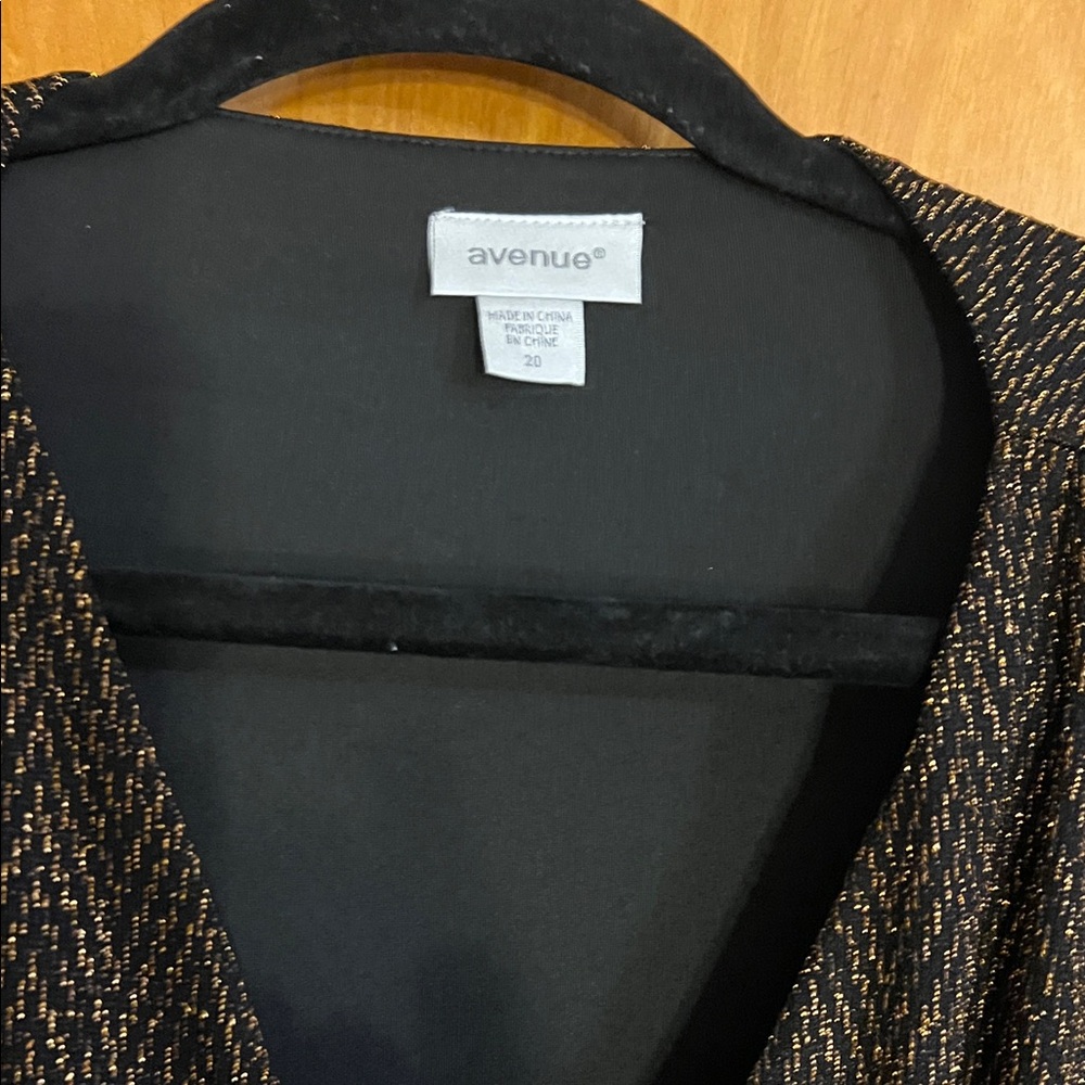Avenue Women's Black and Gold Blazer
